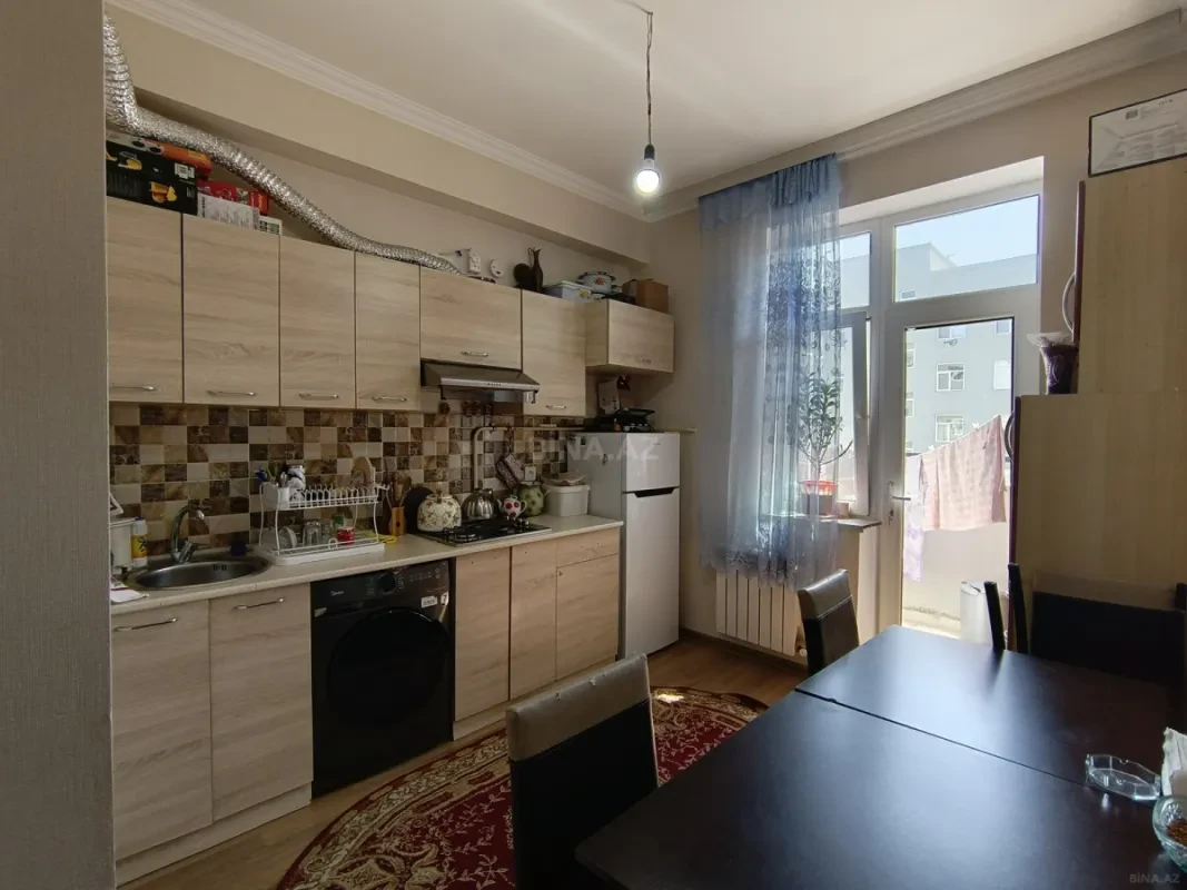 Satılır 4 otaqlı mənzil 100 m²