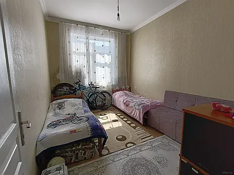 Satılır 4 otaqlı mənzil 100 m²
