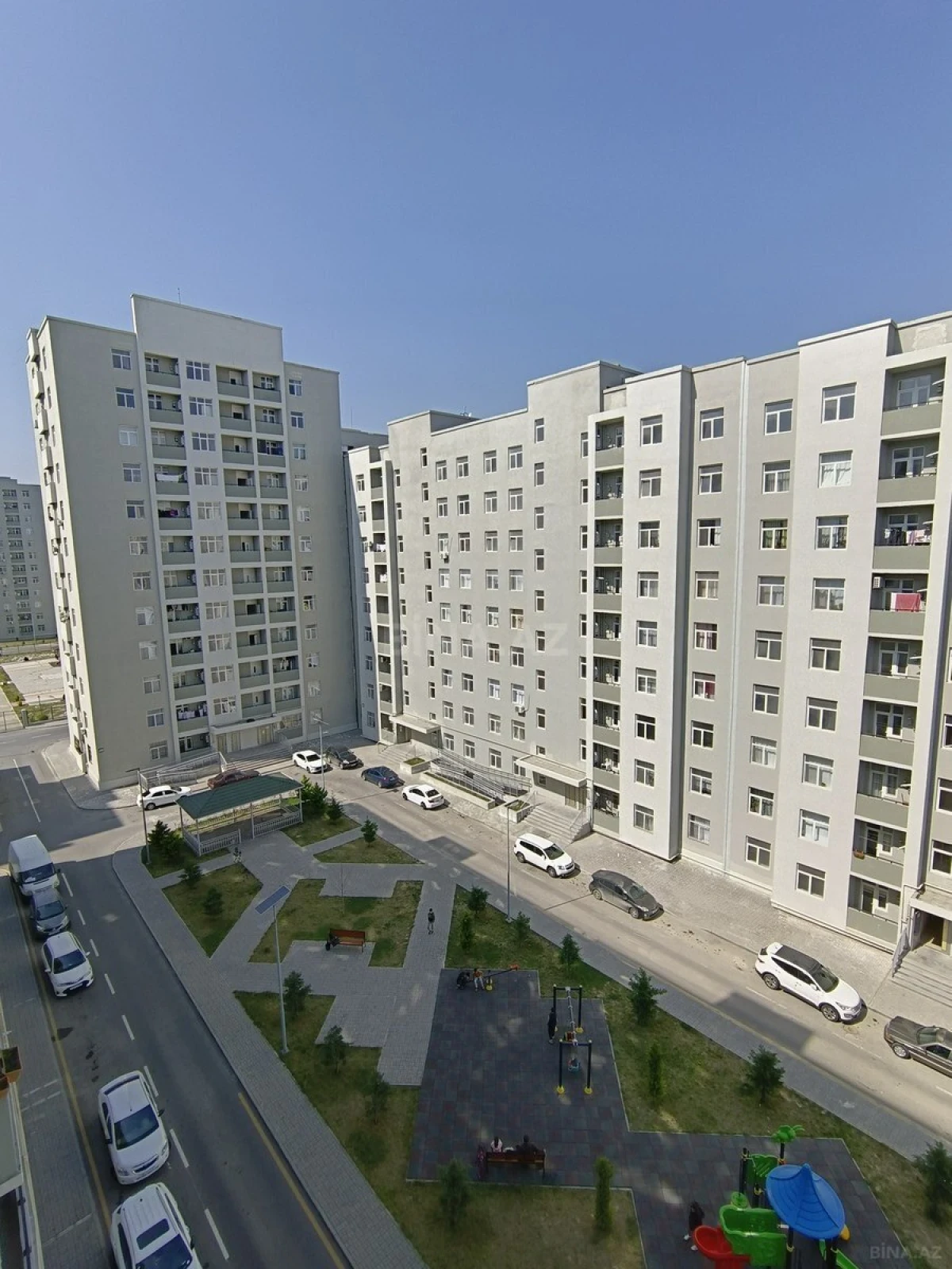 Satılır 4 otaqlı mənzil 100 m²