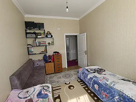 Satılır 4 otaqlı mənzil 100 m²