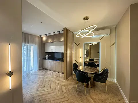 Kirayə verilir 2 otaqlı mənzil 70 m²