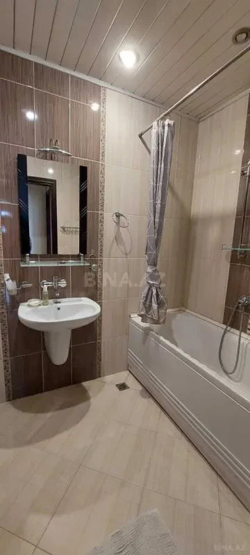 Kirayə verilir 2 otaqlı mənzil 65 m²