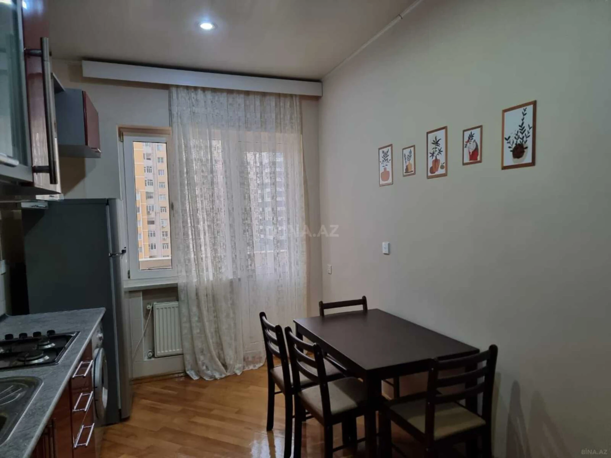 Kirayə verilir 2 otaqlı mənzil 90 m²