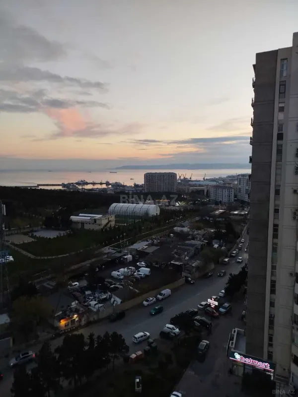 Satılır 3 otaqlı mənzil 105 m²