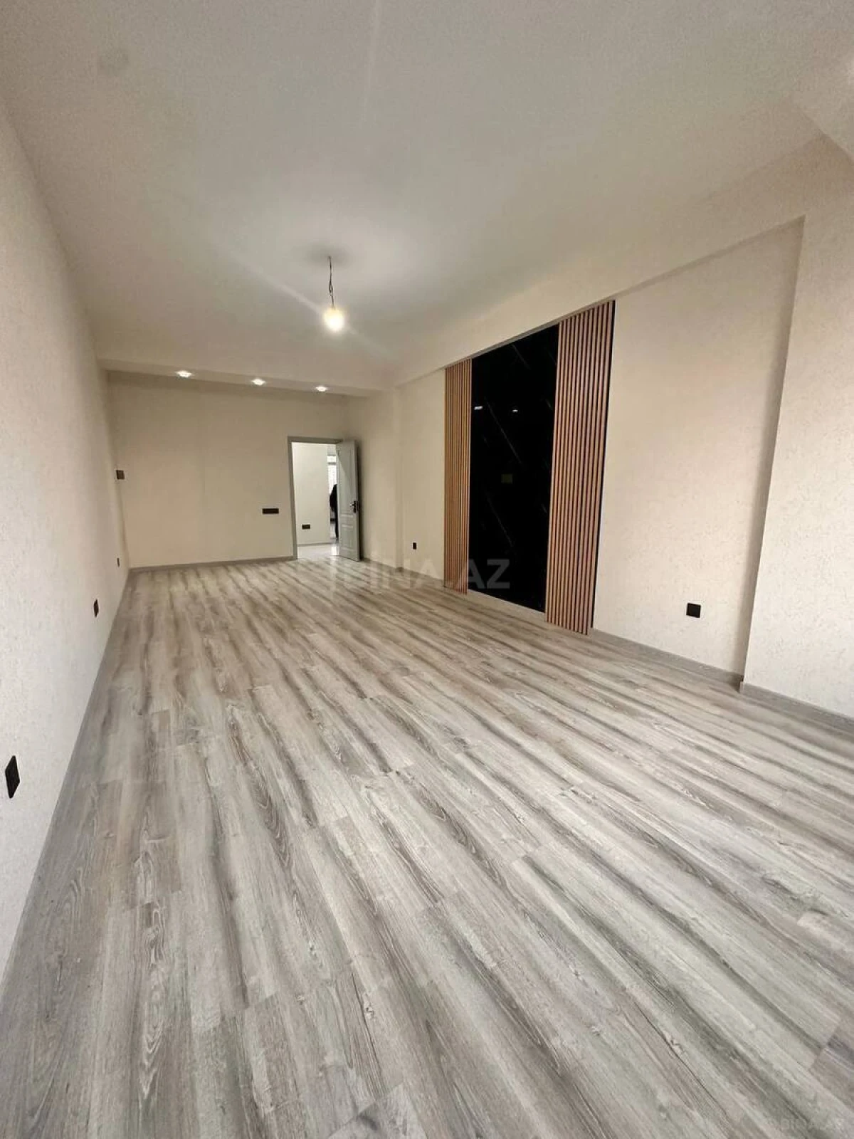 Satılır 3 otaqlı mənzil 105 m²