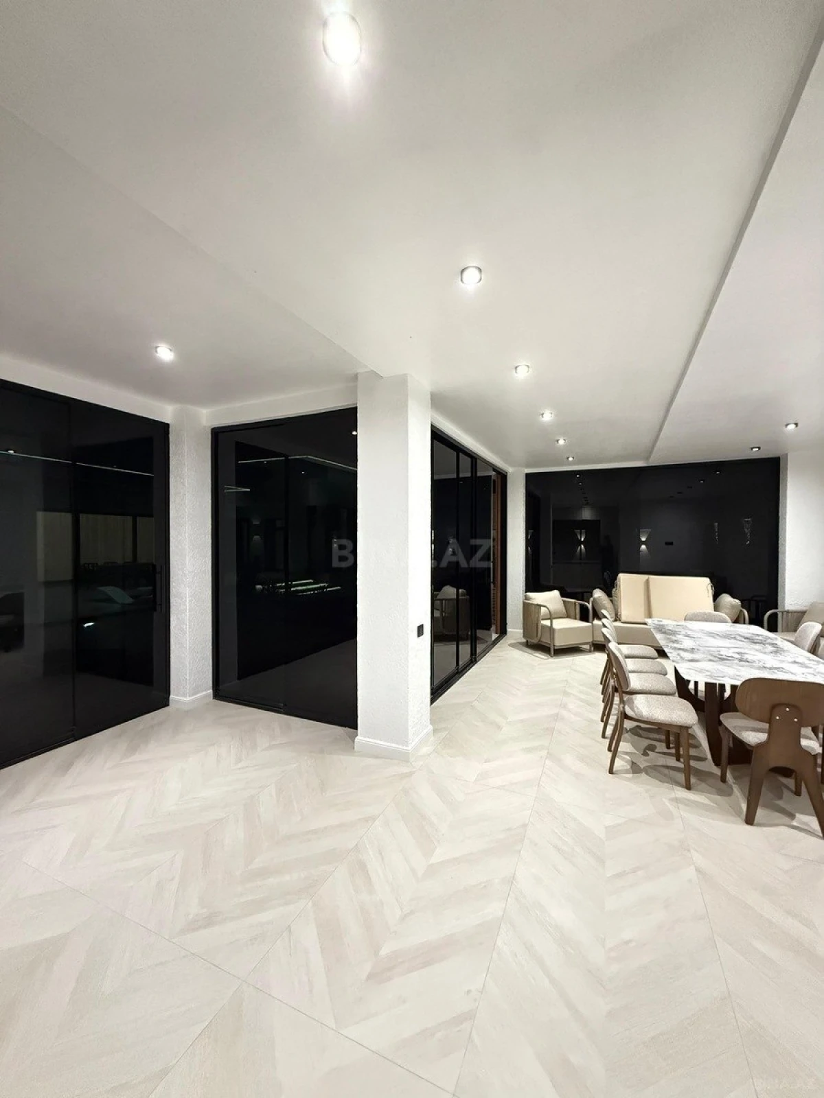 Satılır 5 otaqlı həyət evi 220 m²