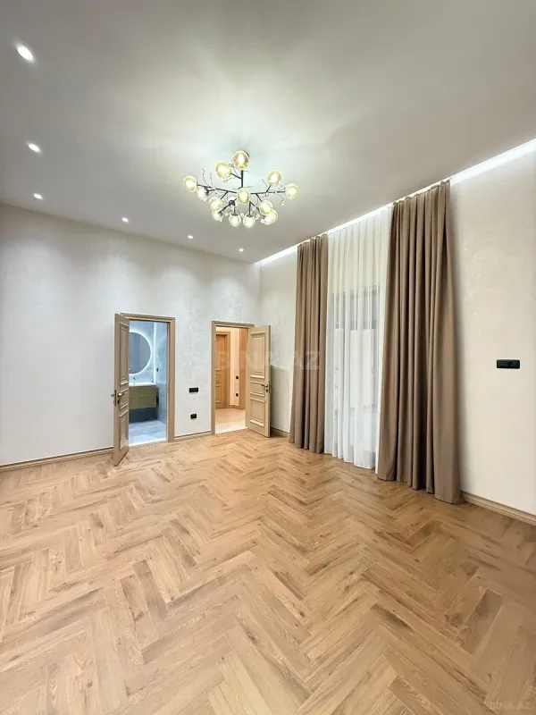Satılır 5 otaqlı həyət evi 220 m²