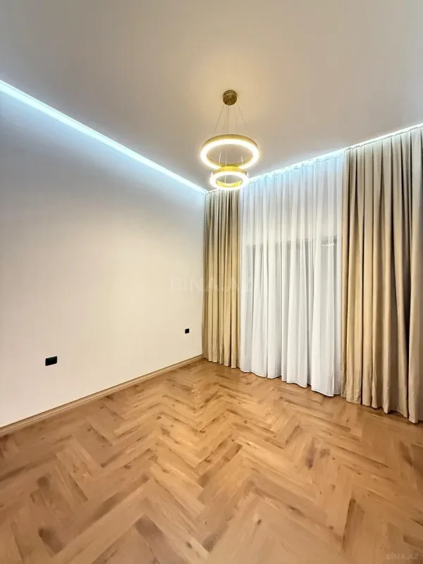 Satılır 5 otaqlı həyət evi 220 m²