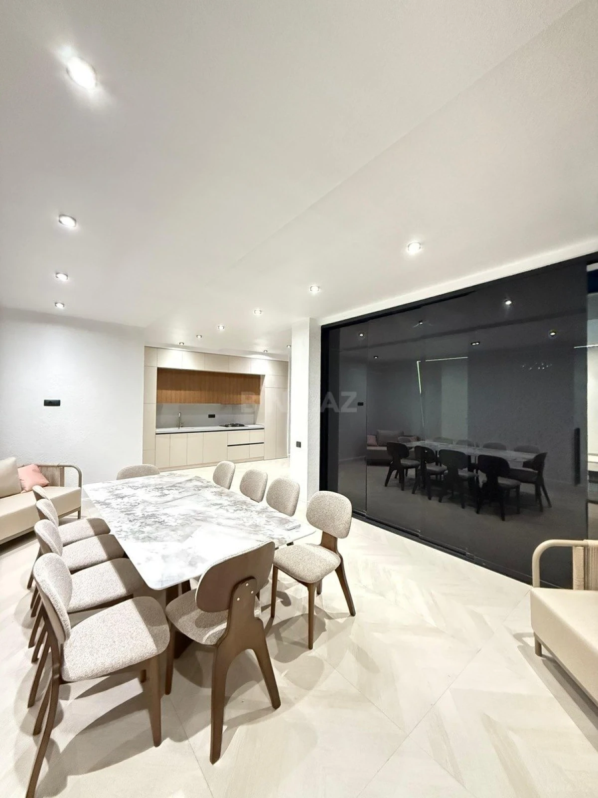 Satılır 5 otaqlı həyət evi 220 m²