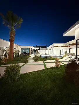 Satılır 5 otaqlı həyət evi 220 m²