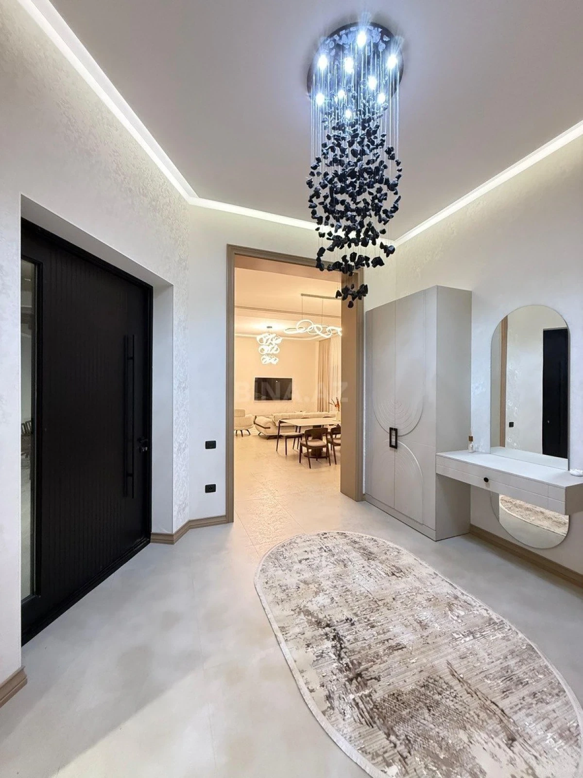 Satılır 5 otaqlı həyət evi 220 m²