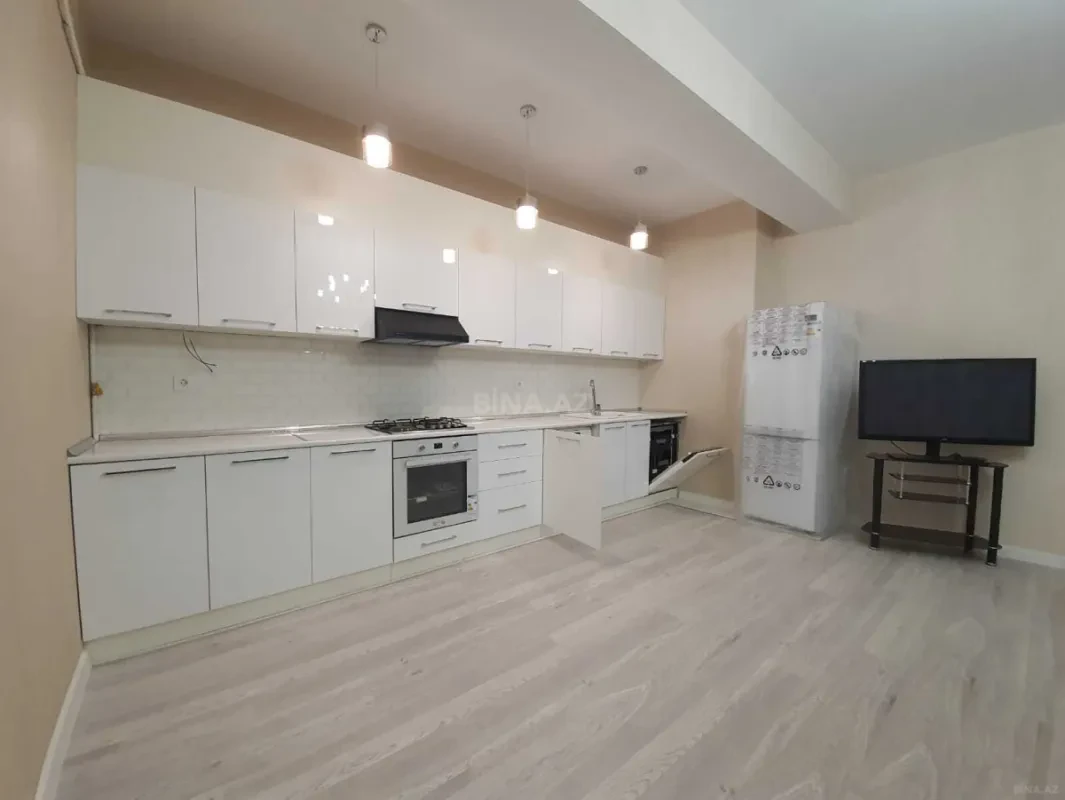 Kirayə verilir 2 otaqlı mənzil 85 m²