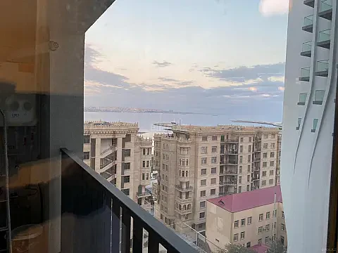 Kirayə verilir 2 otaqlı mənzil 85 m²