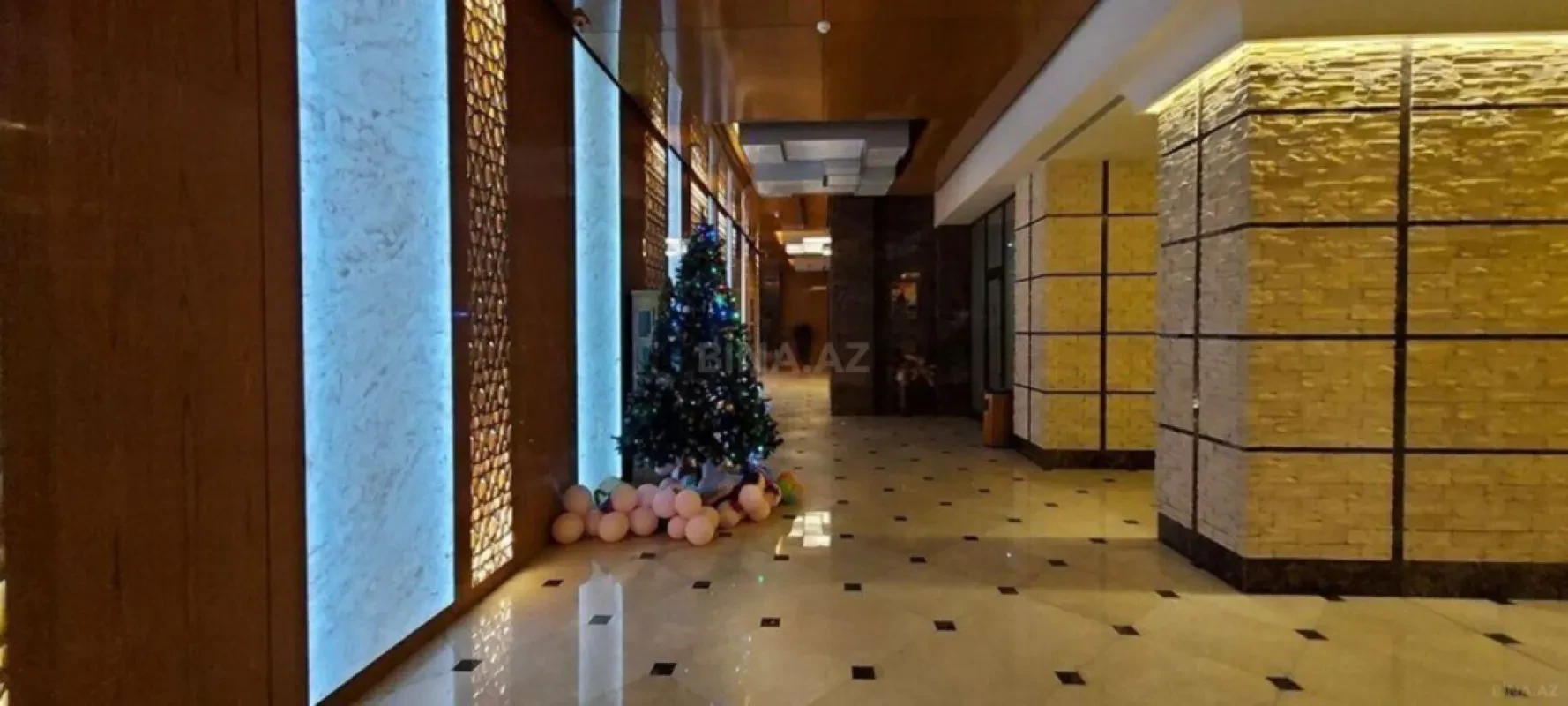 Satılır 3 otaqlı mənzil 179 m²