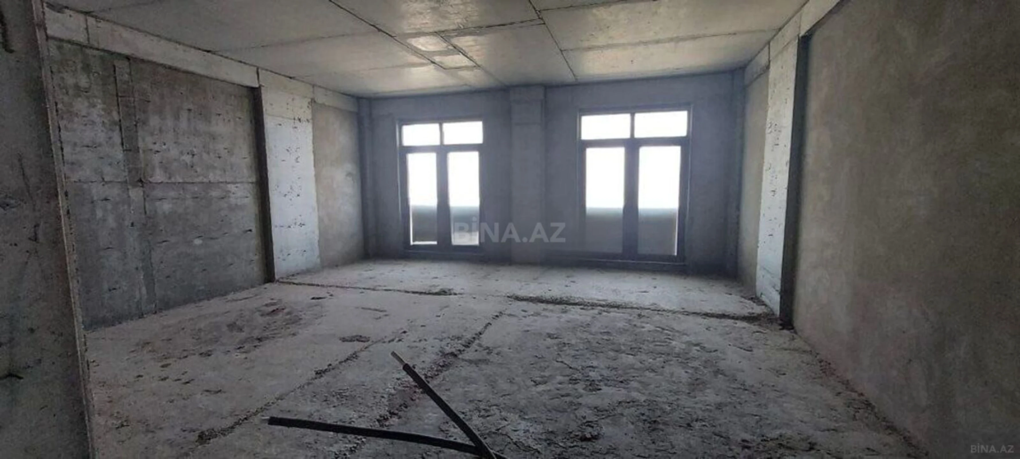 Satılır 3 otaqlı mənzil 179 m²