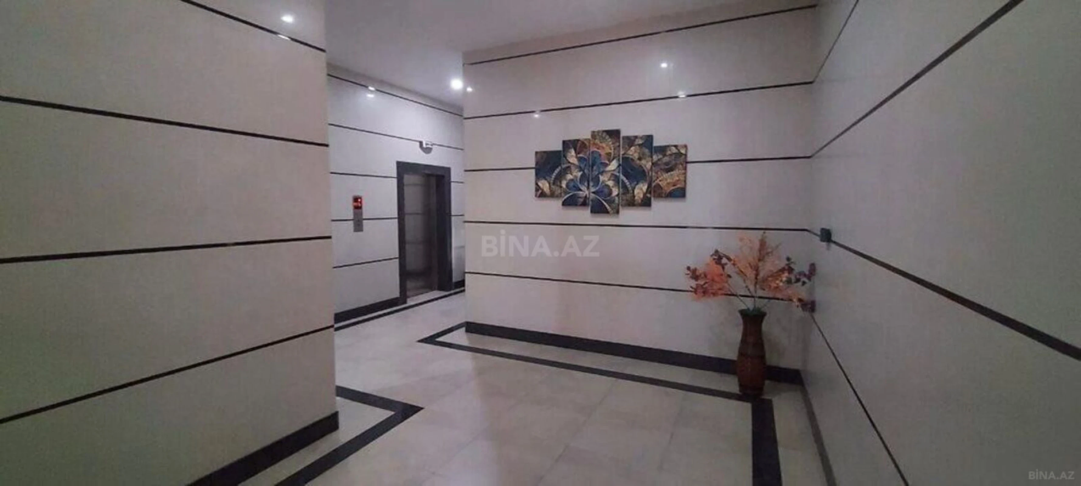 Satılır 3 otaqlı mənzil 179 m²