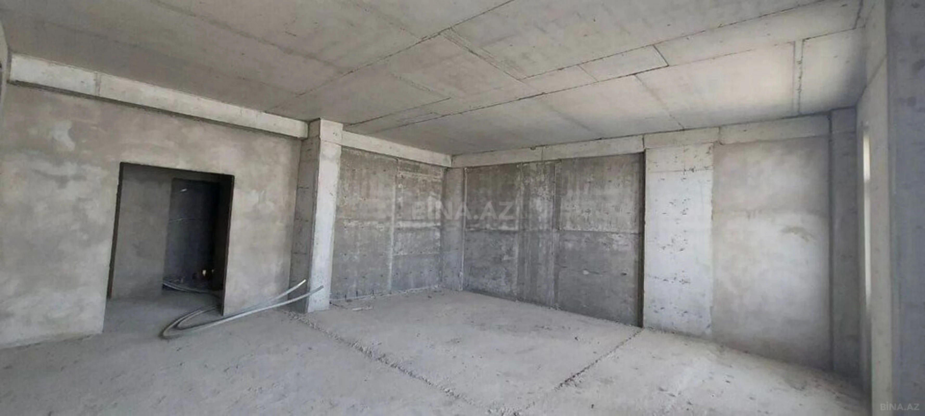 Satılır 3 otaqlı mənzil 179 m²