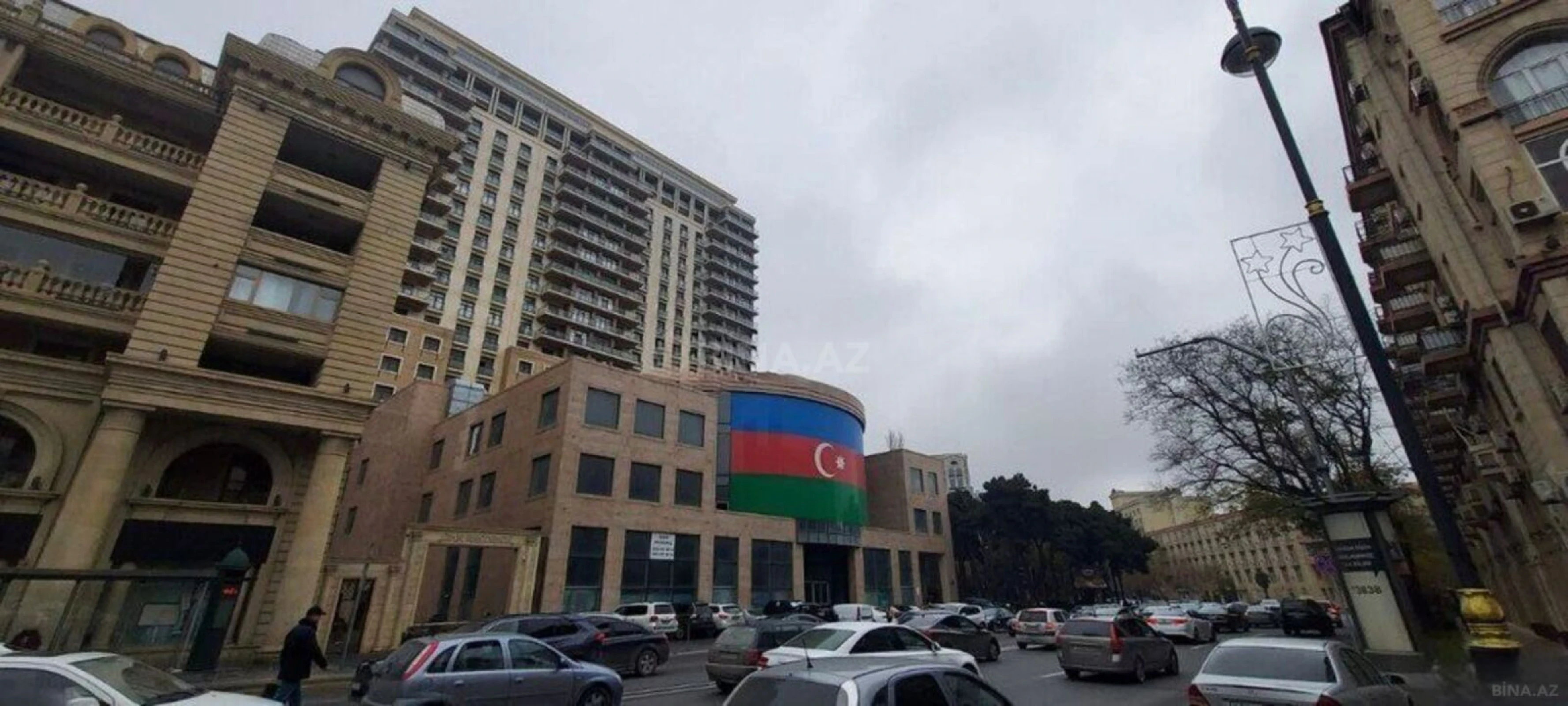 Satılır 3 otaqlı mənzil 179 m²