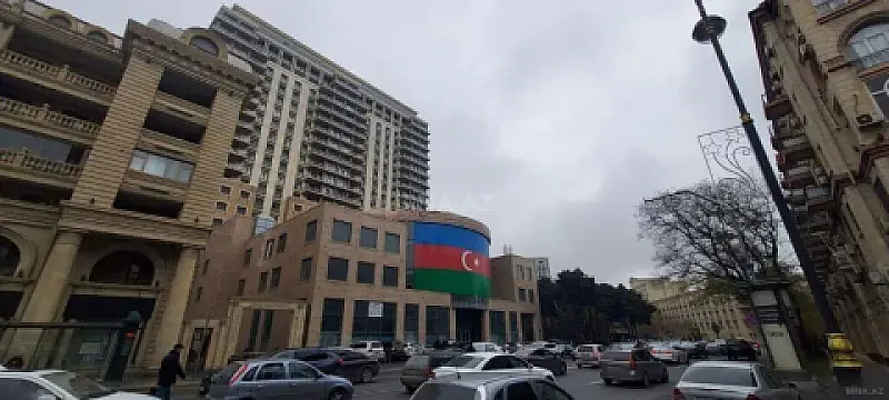 Satılır 3 otaqlı mənzil 179 m² — Bakı, Nizami 3 otaq 179.00 m²