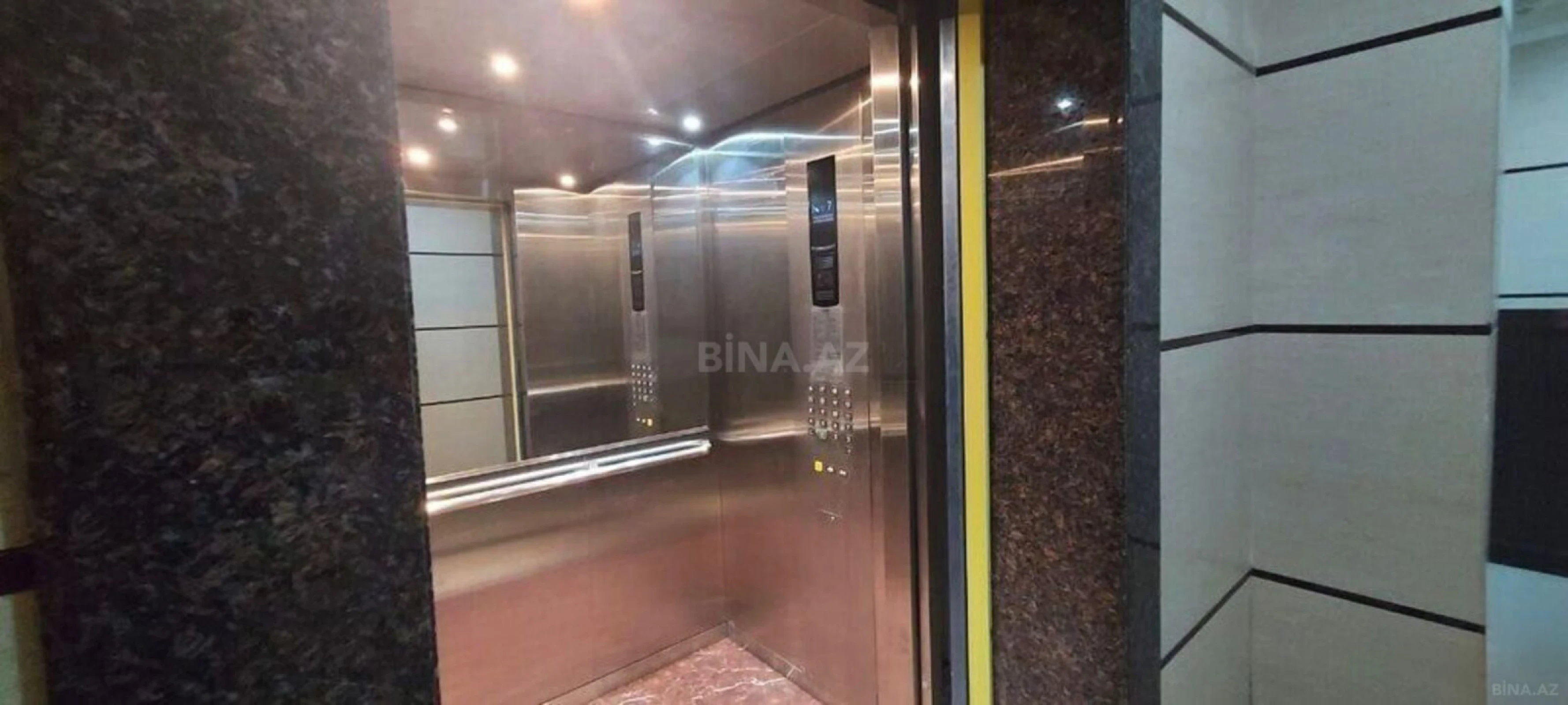 Satılır 3 otaqlı mənzil 179 m²