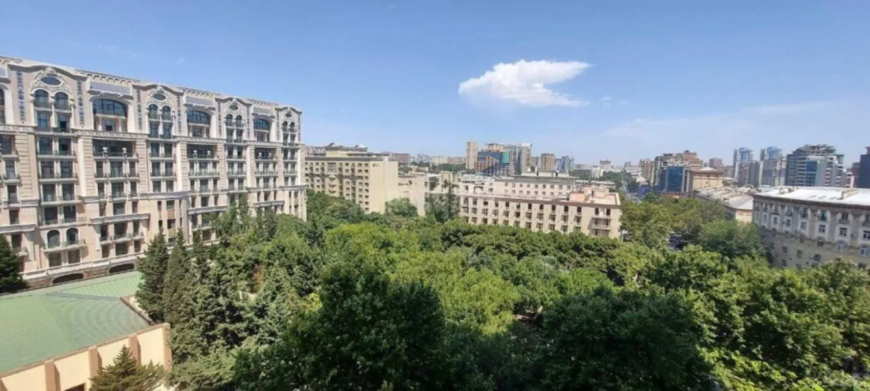 Satılır 3 otaqlı mənzil 179 m²