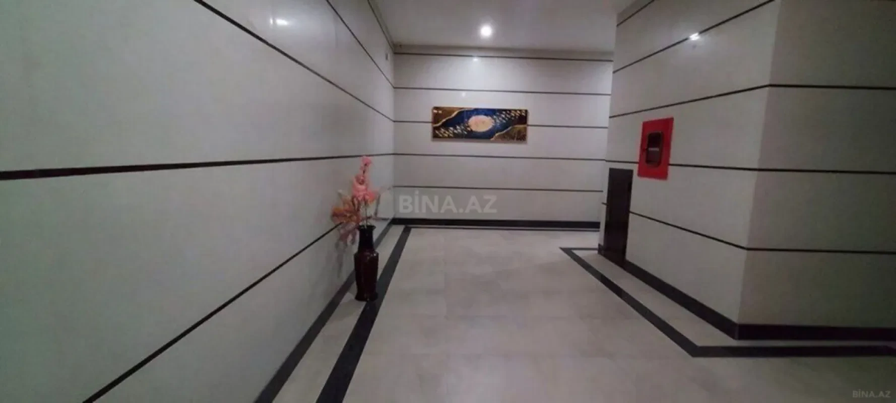 Satılır 3 otaqlı mənzil 179 m²