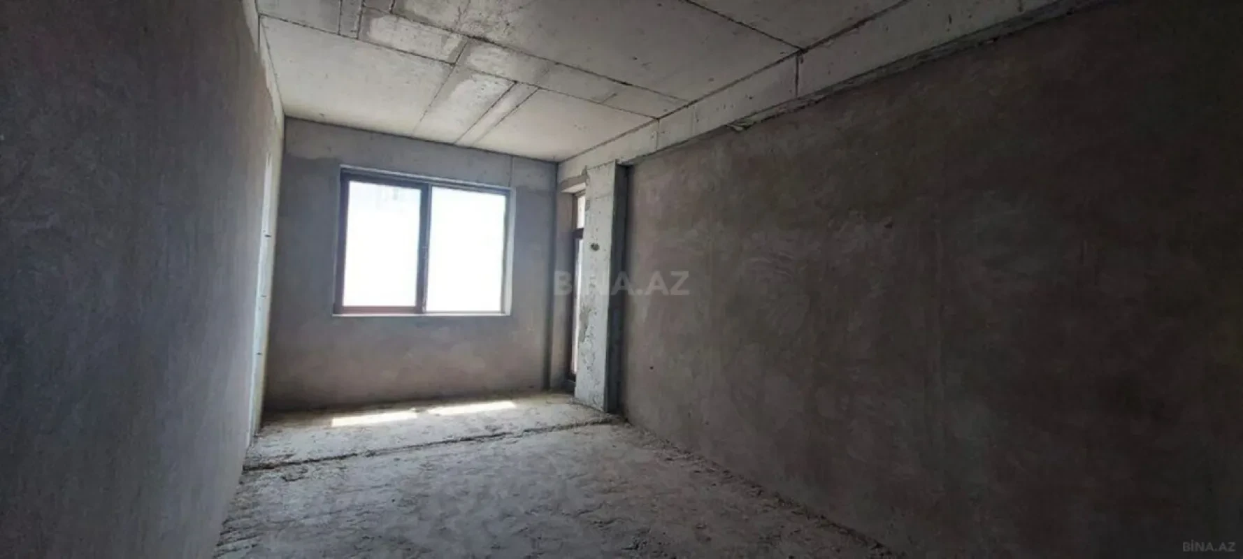 Satılır 3 otaqlı mənzil 179 m²
