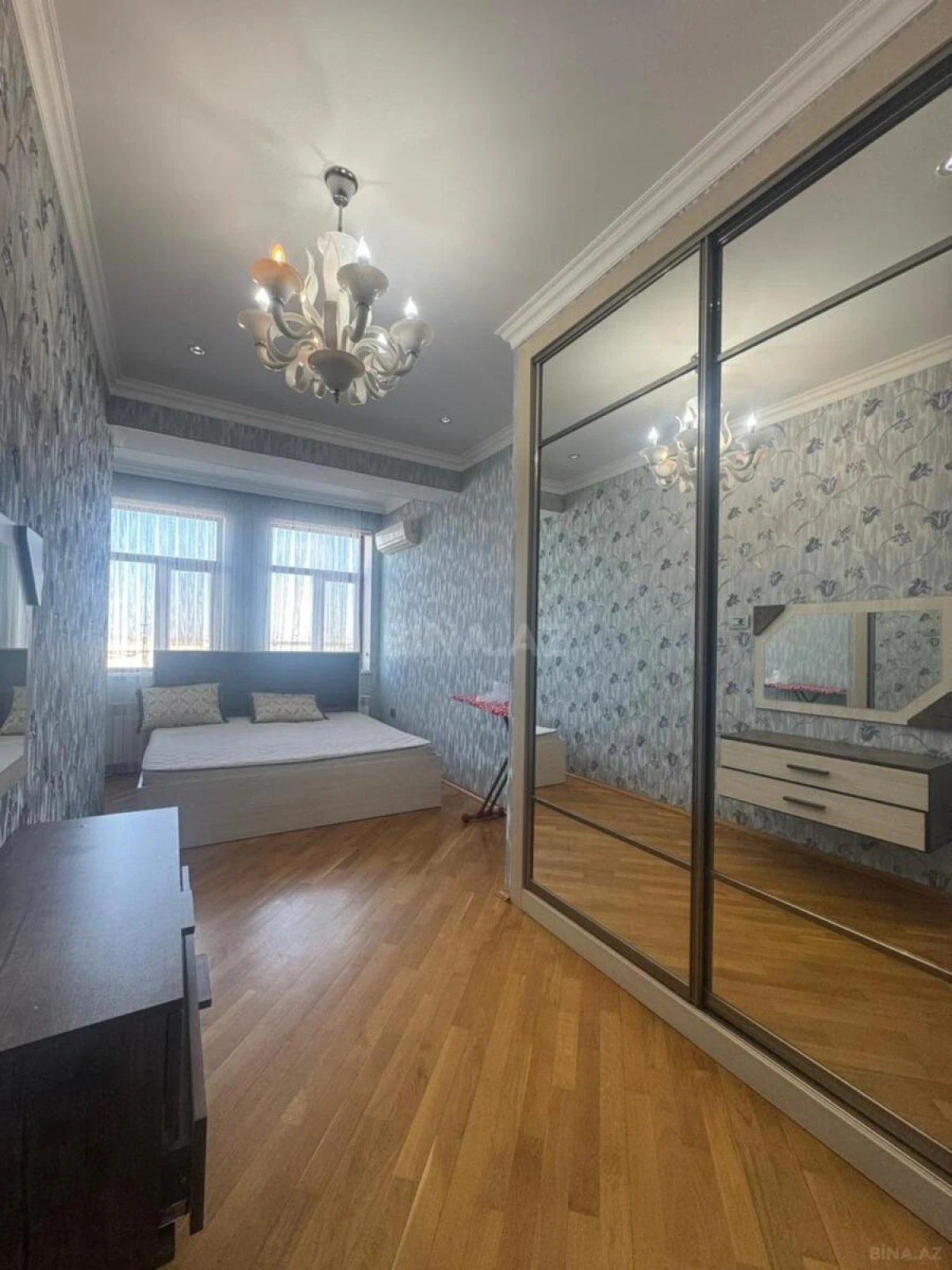 Kirayə verilir 3 otaqlı mənzil 140 m²