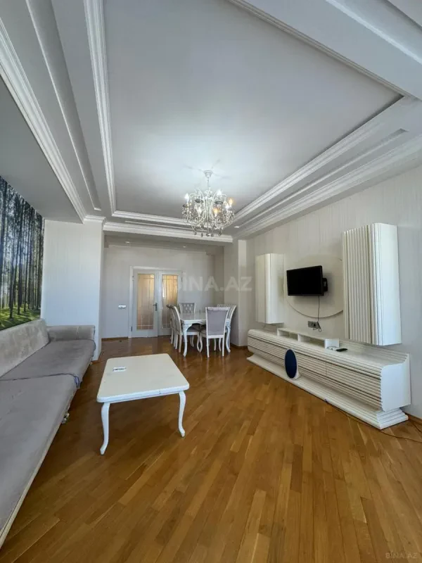 Kirayə verilir 3 otaqlı mənzil 140 m²