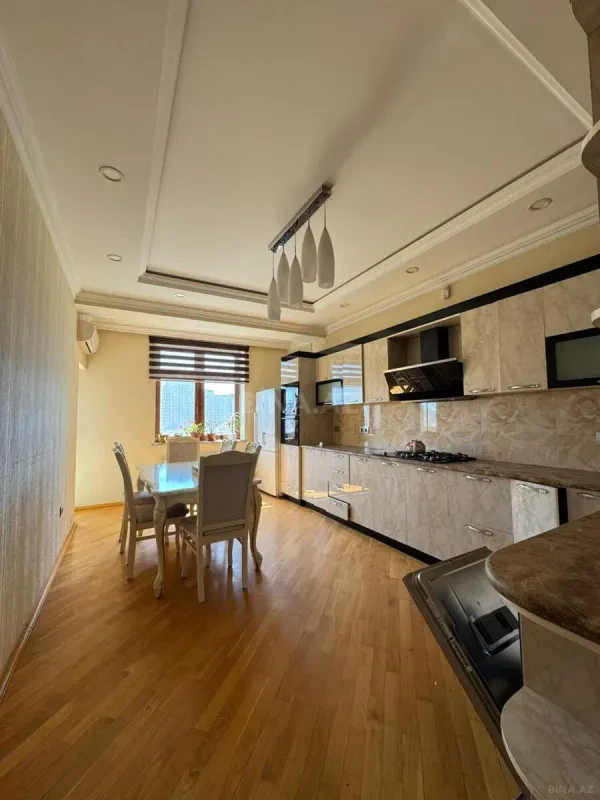 Kirayə verilir 3 otaqlı mənzil 140 m²