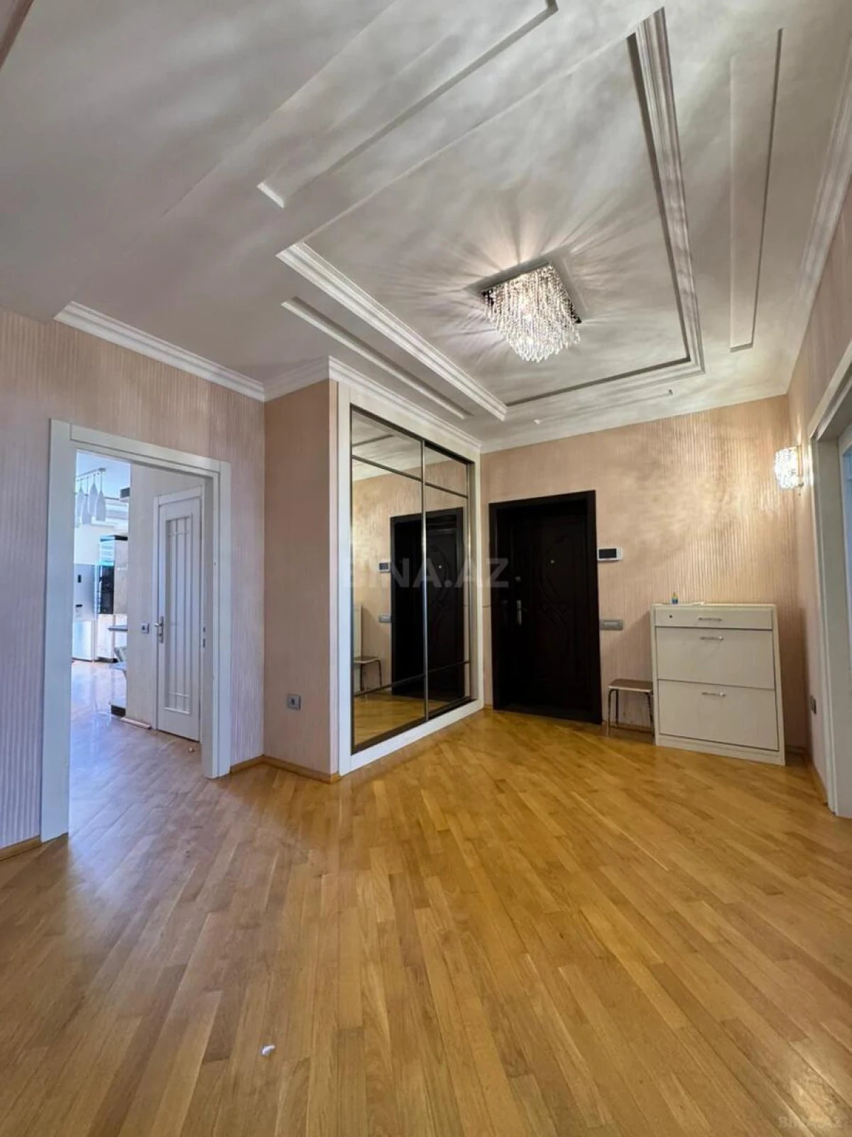 Kirayə verilir 3 otaqlı mənzil 140 m²