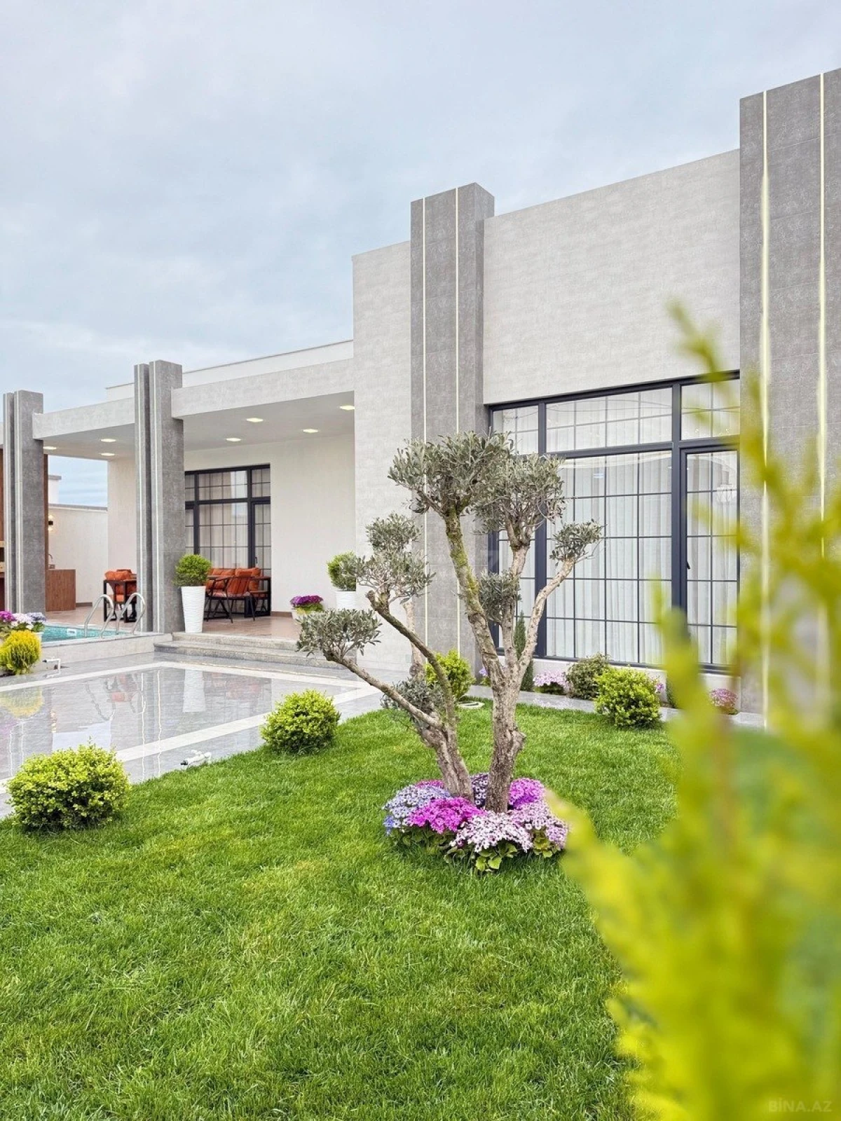 Satılır 4 otaqlı həyət evi 180 m²