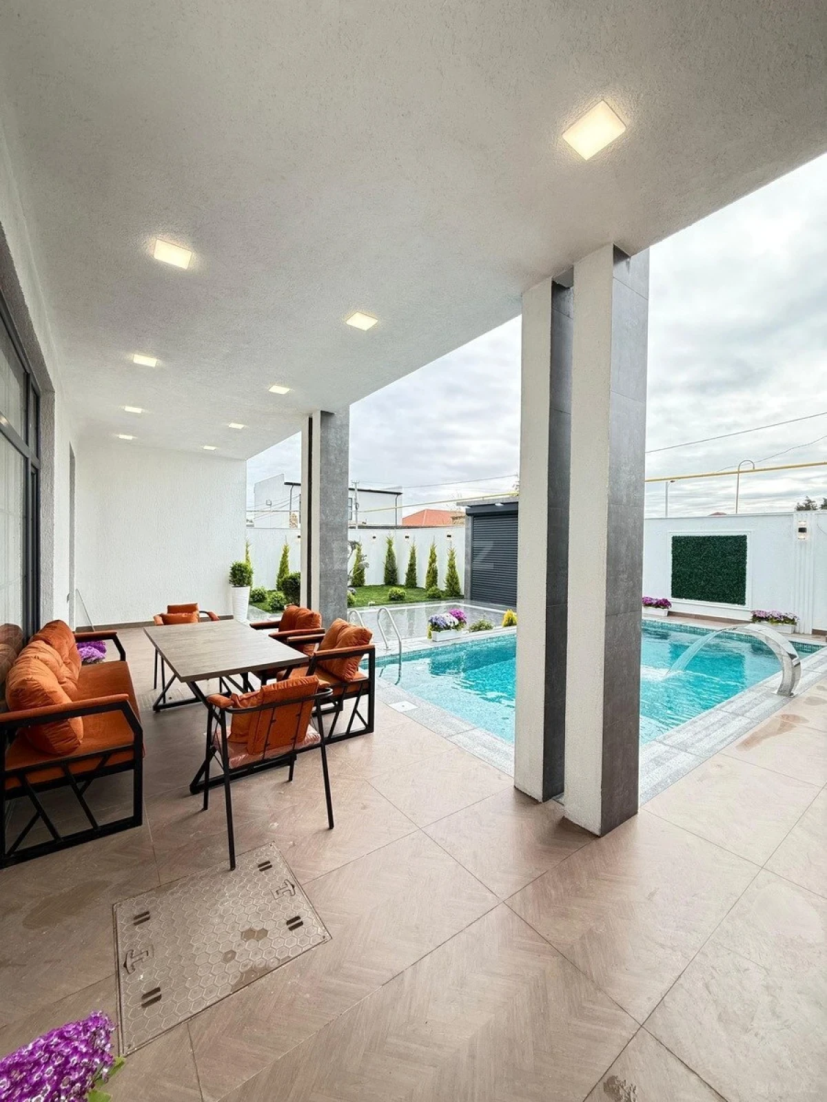 Satılır 4 otaqlı həyət evi 180 m²