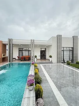 Satılır 4 otaqlı həyət evi 180 m²