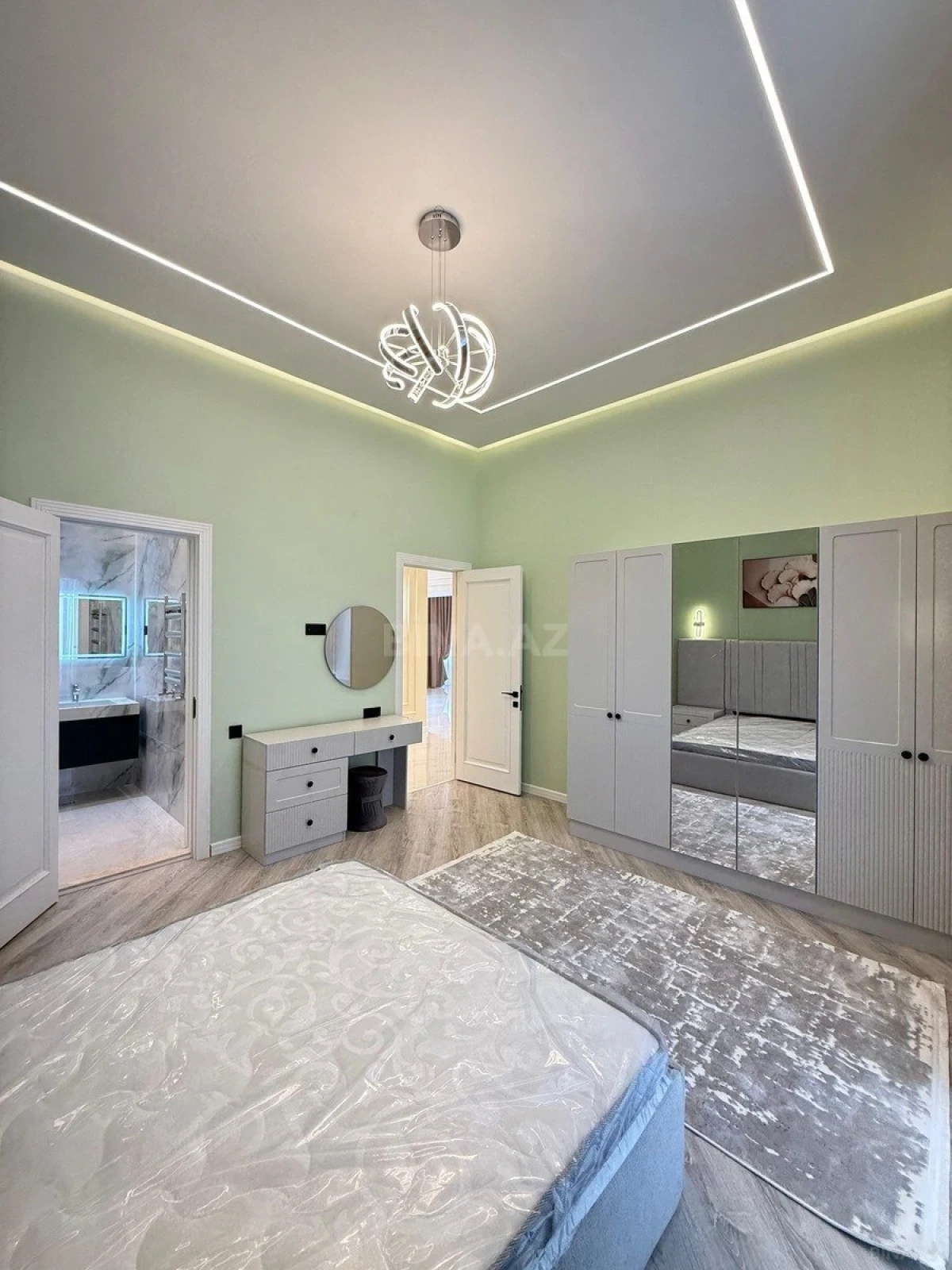 Satılır 4 otaqlı həyət evi 180 m²