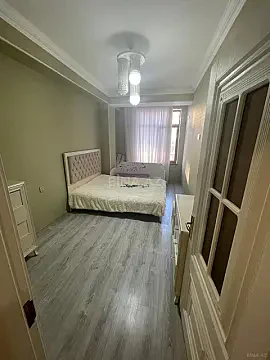 Satılır 2 otaqlı mənzil 70 m²