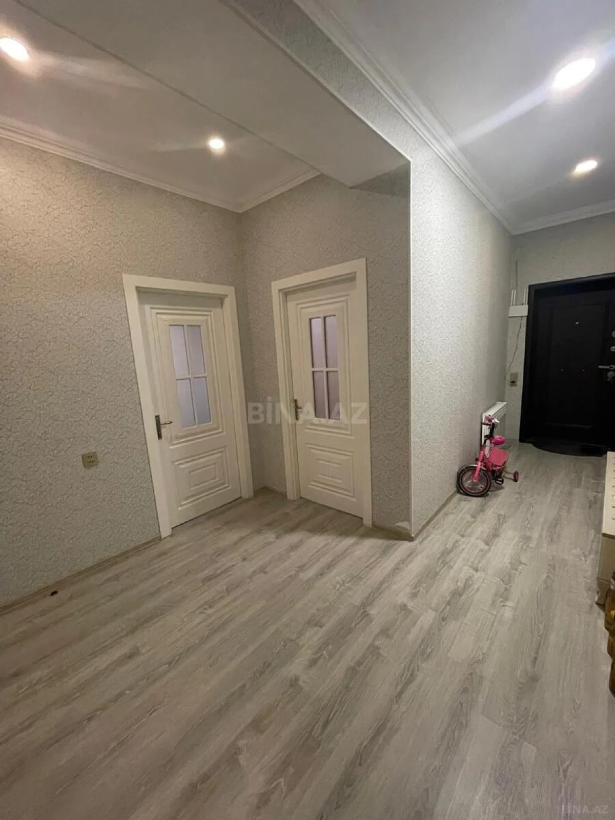 Satılır 2 otaqlı mənzil 70 m²
