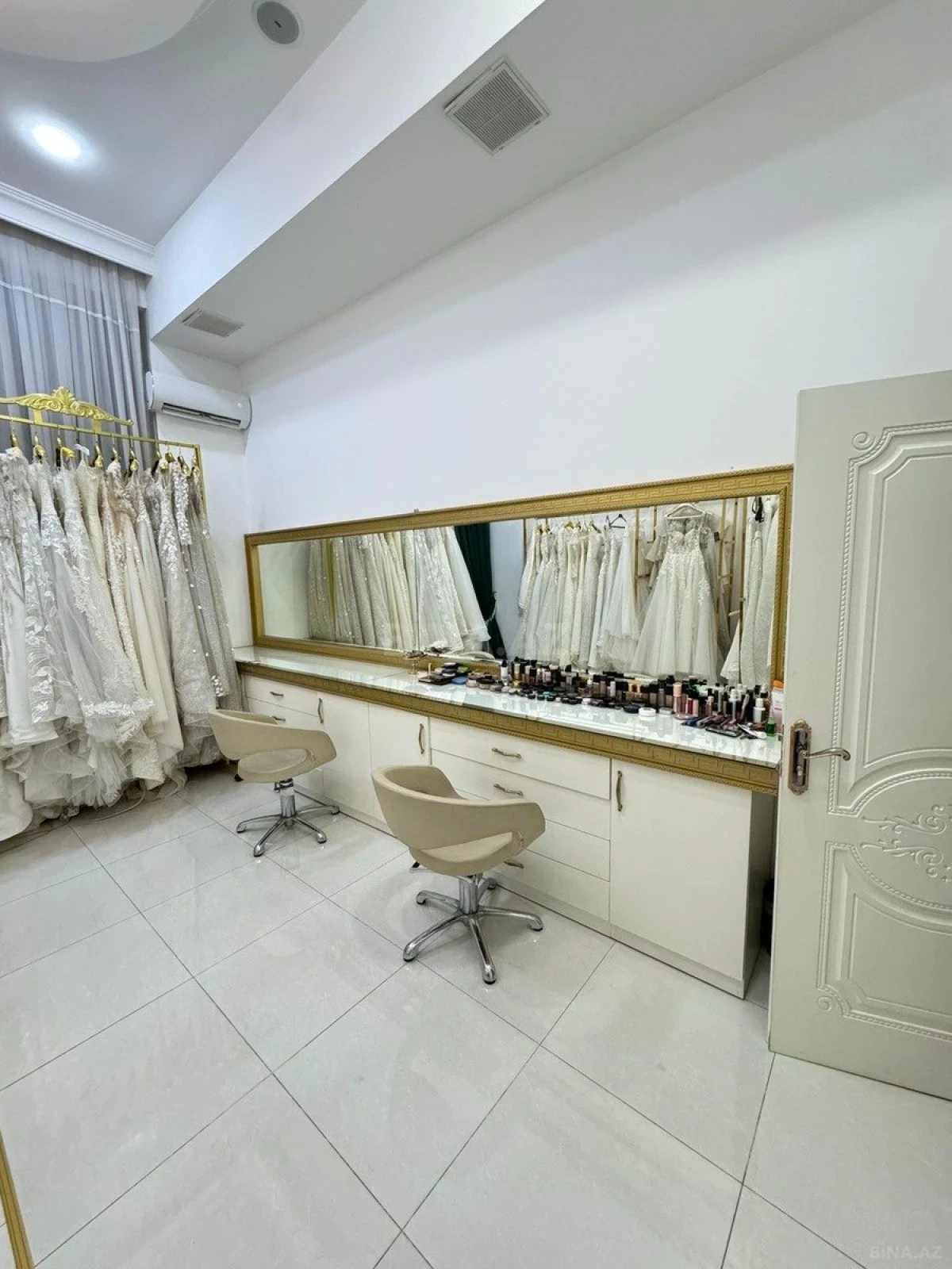Satılır obyekt 163 m²