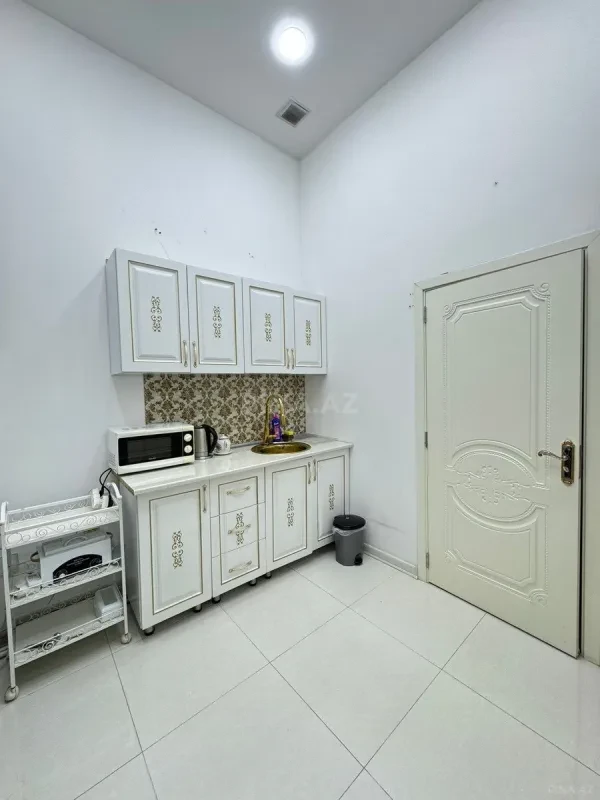 Satılır obyekt 163 m²