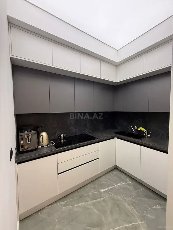 Satılır 3 otaqlı mənzil 135 m²