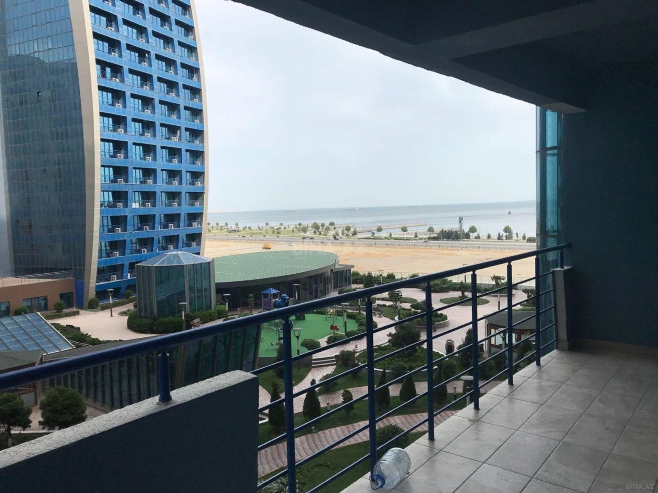 Kirayə verilir 3 otaqlı mənzil 215 m²