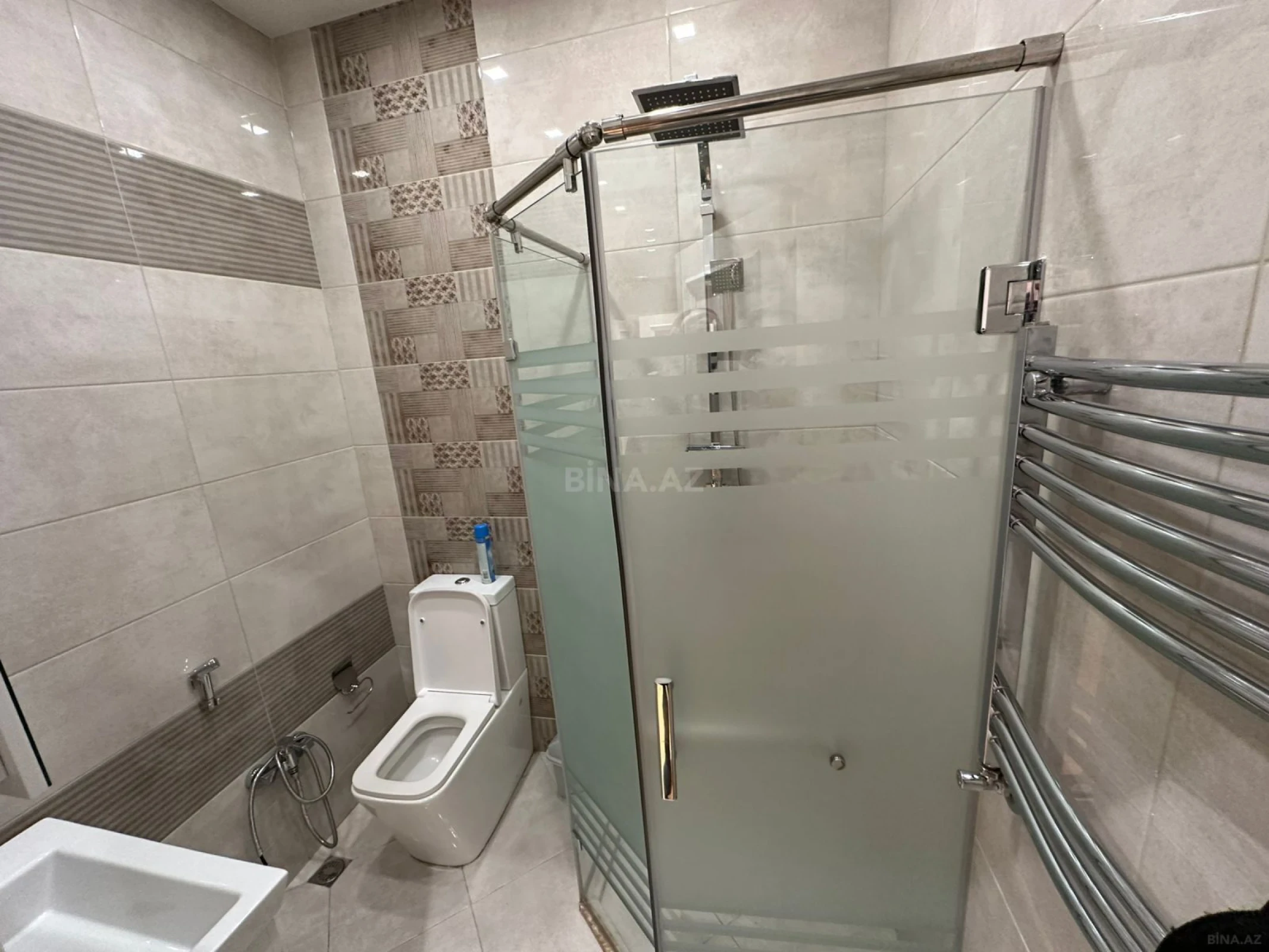 Kirayə verilir 2 otaqlı mənzil 95 m²