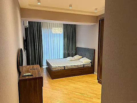 Kirayə verilir 2 otaqlı mənzil 95 m²
