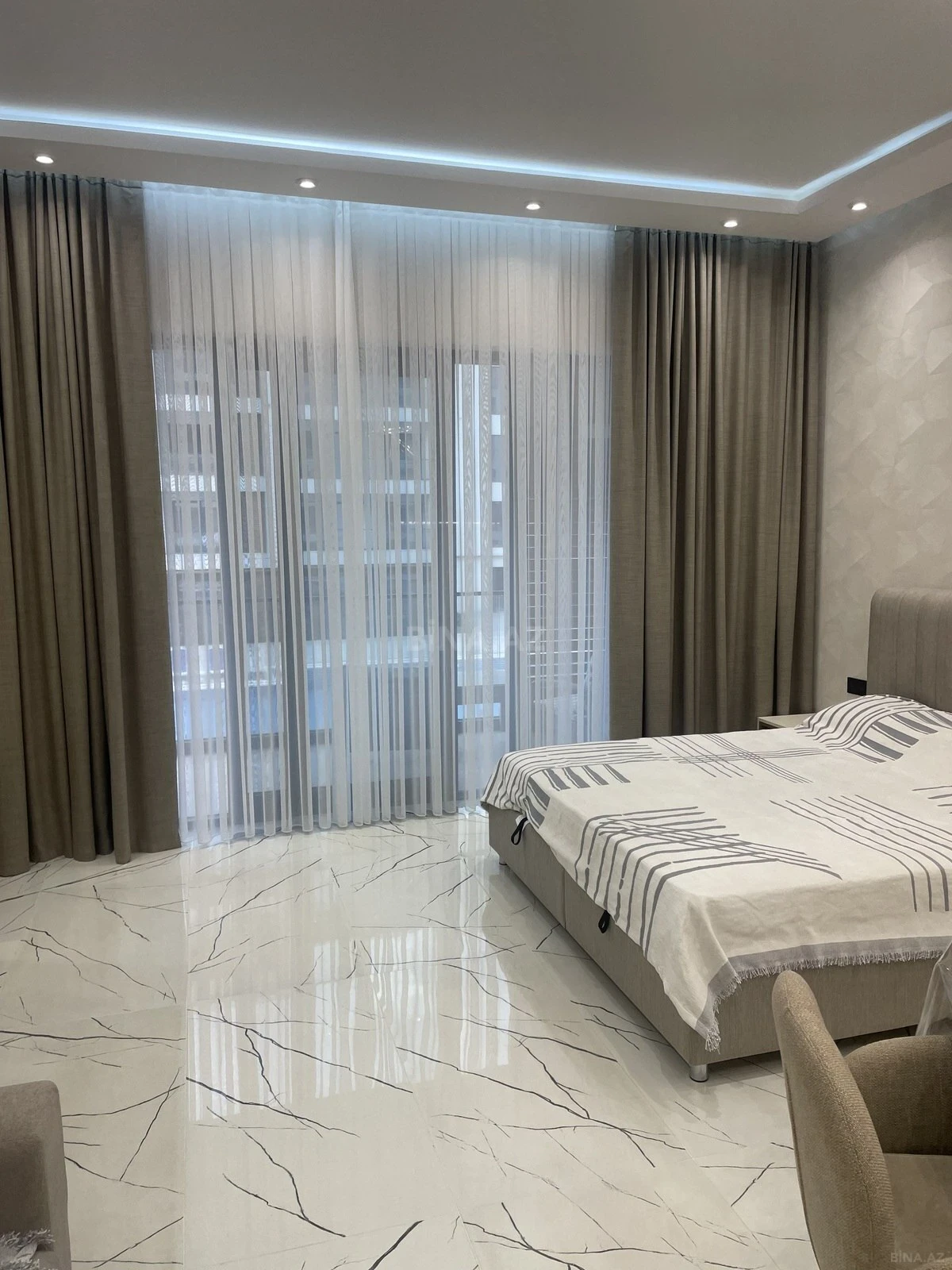 Kirayə verilir 1 otaqlı mənzil 57 m²