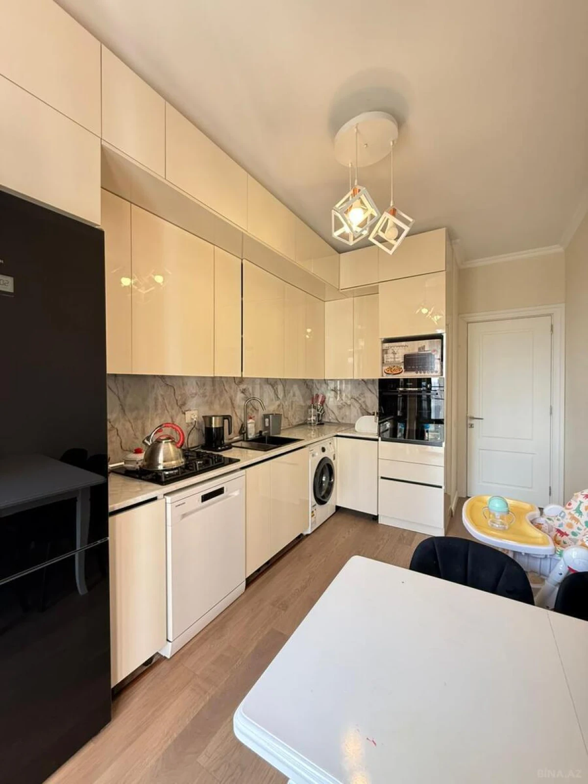 Satılır 3 otaqlı mənzil 83 m²