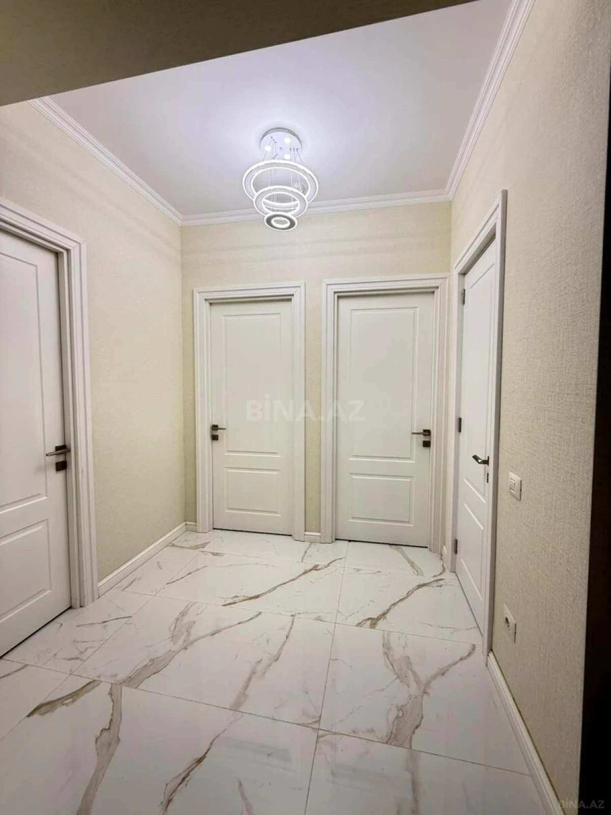 Satılır 3 otaqlı mənzil 83 m²