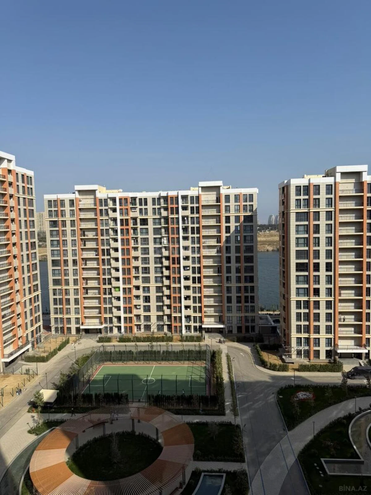 Satılır 3 otaqlı mənzil 83 m²