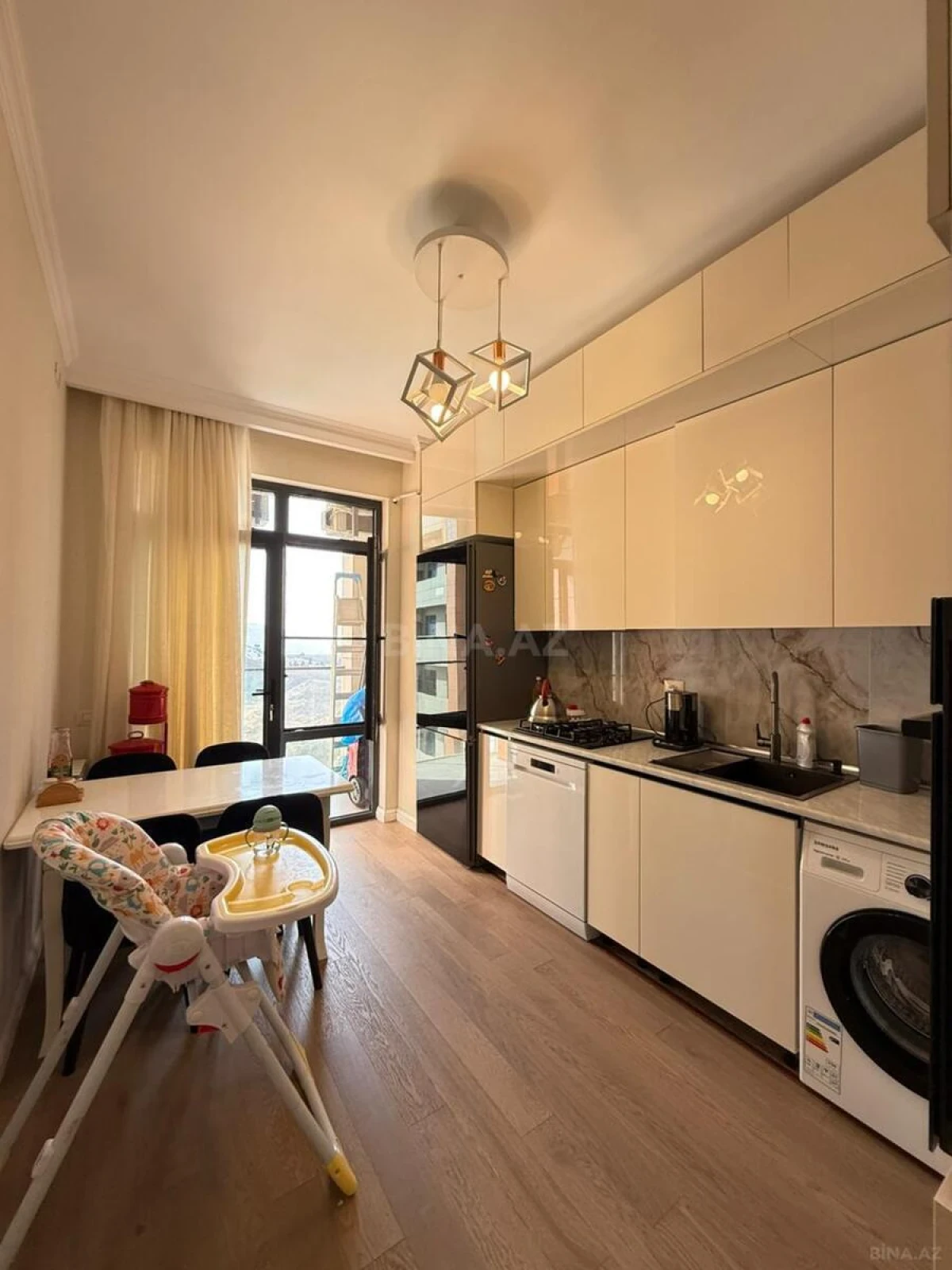 Satılır 3 otaqlı mənzil 83 m²