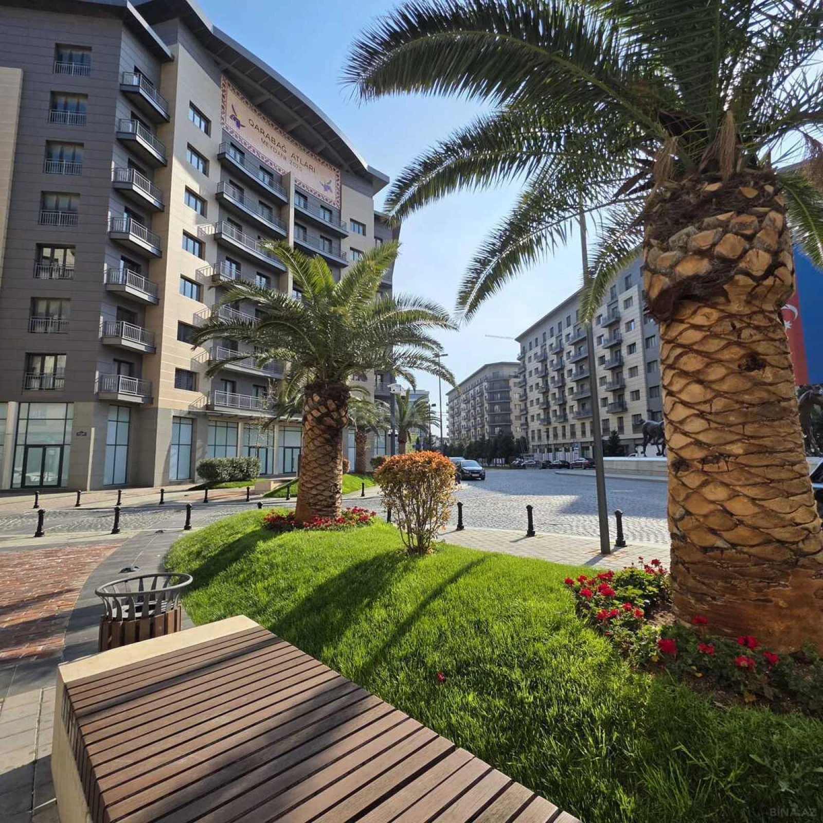 Satılır 3 otaqlı mənzil 138 m²