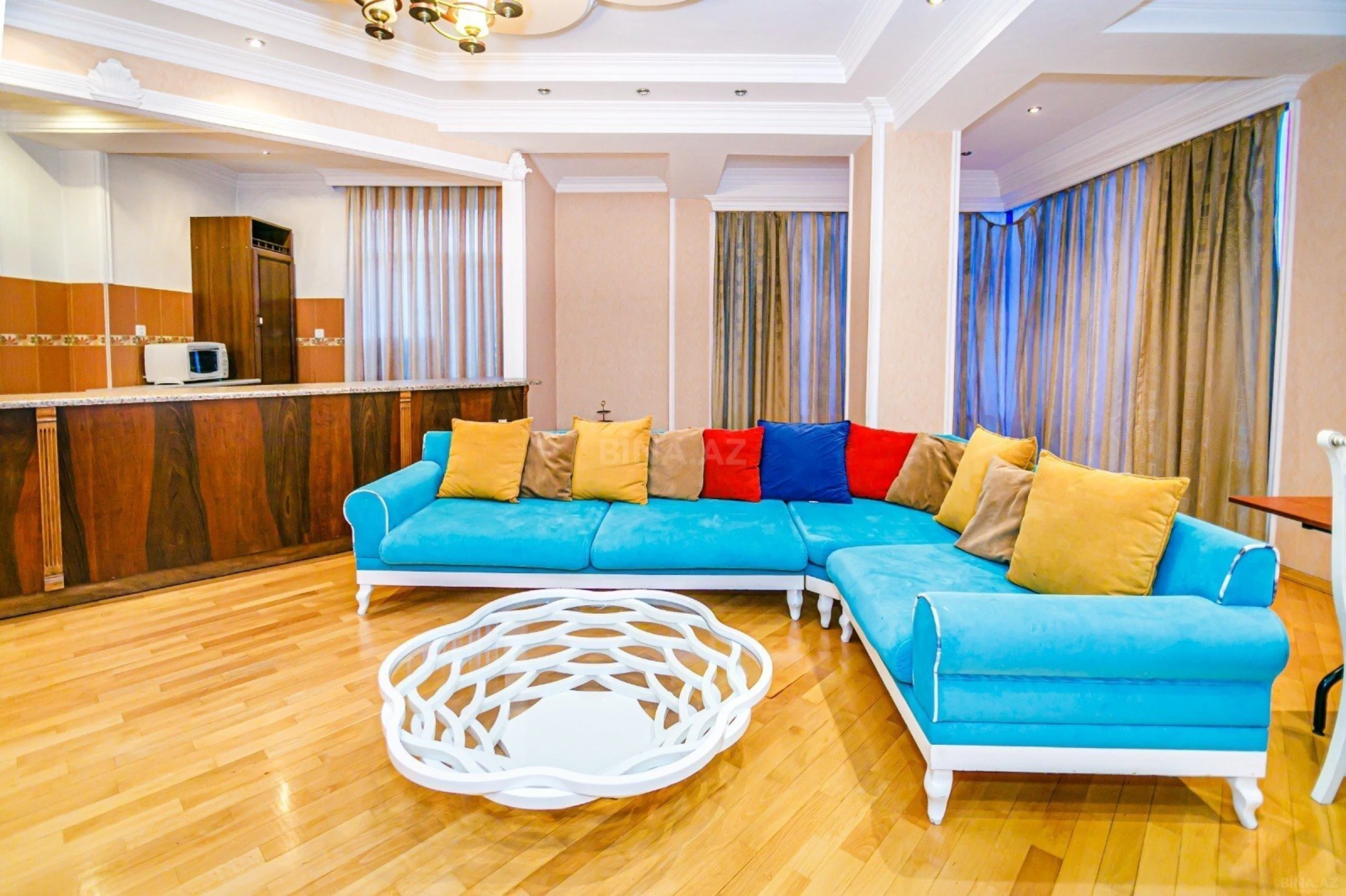 Kirayə verilir 2 otaqlı mənzil 120 m²